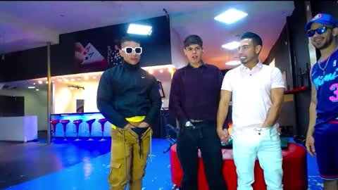 extrangers online show from September 26, 11:41 am