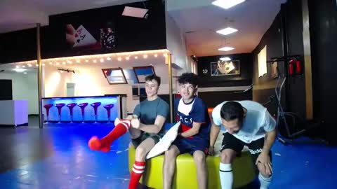 extrangers online show from February 15, 12:11 pm