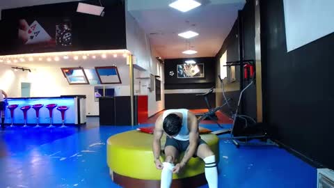 extrangers online show from February 14, 12:03 pm