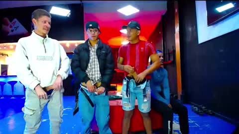 extrangers online show from September 13, 11:44 am