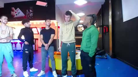 extrangers online show from February 26, 12:14 pm