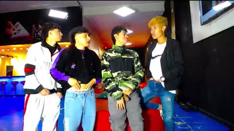 extrangers online show from October 7, 12:20 pm