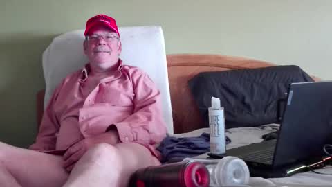 Eyeswideshut63 online show from October 30, 5:36 pm