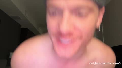 Travis online show from November 28, 7:44 am