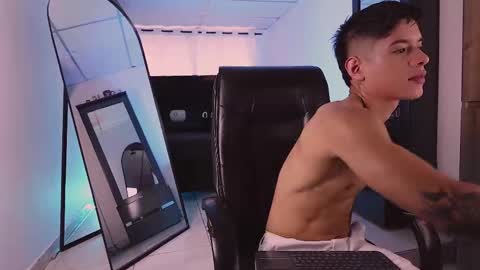 farid_jake_ online show from December 5, 2:57 pm