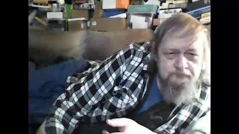 HoneyCumJuice4U online show from December 24, 9:11 pm