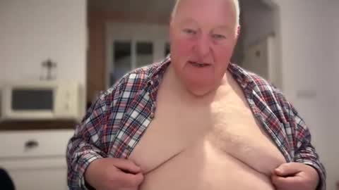 fatslutcutey online show from December 25, 8:17 pm