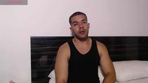 Snapshot of faustosaenz chatting on February 24, 12:20 am FAUSTO online show from February 24, 12:20 am