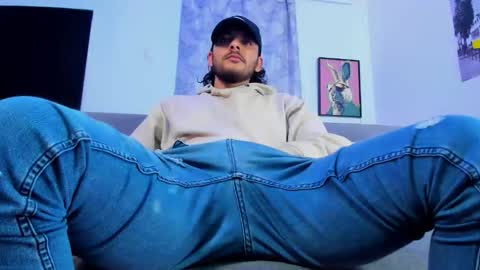 favid95 online show from February 2, 10:40 pm