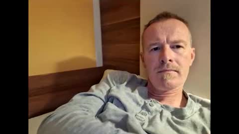 Max online show from November 4, 7:37 pm