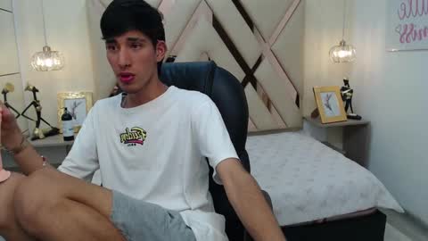 FER PHOENIX online show from February 15, 4:03 am