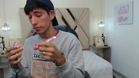 FER PHOENIX online show from February 20, 3:45 am