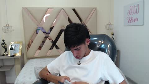 FER PHOENIX online show from February 7, 3:55 am