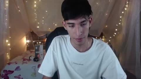 FER PHOENIX online show from December 19, 3:29 am