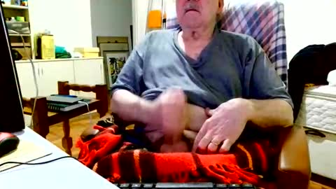 filhober online show from June 4, 1:33 am