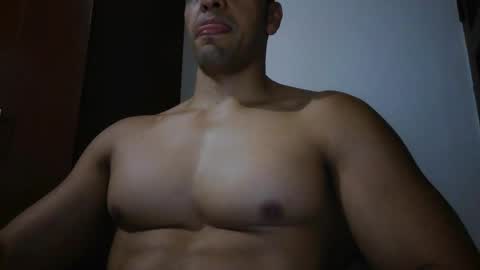 fitchestabs_69 online show from May 21, 9:08 pm