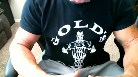 fitguy40 online show from October 22, 6:54 pm