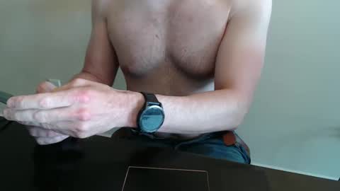 fithubby80 online show from April 3, 6:48 pm