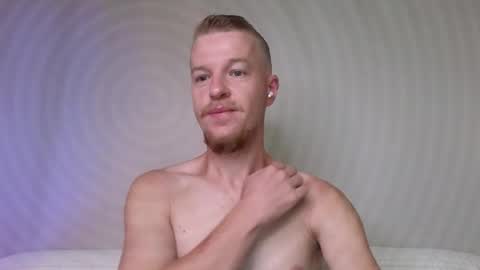 Snapshot of flower_haze chatting on October 5, 6:06 am Alexander online show from October 5, 6:06 am