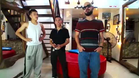 flyckers online show from January 10, 6:49 pm