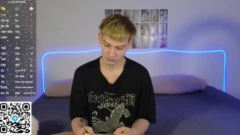 forever_eren online show from February 20, 2:08 am