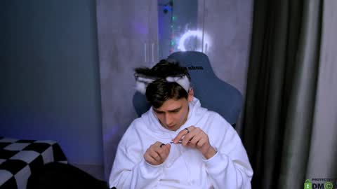 Foxicfu online show from February 6, 3:31 pm