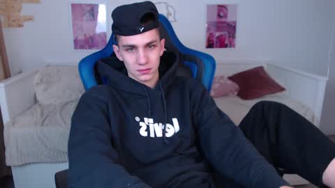 Frank online show from December 26, 2:33 am