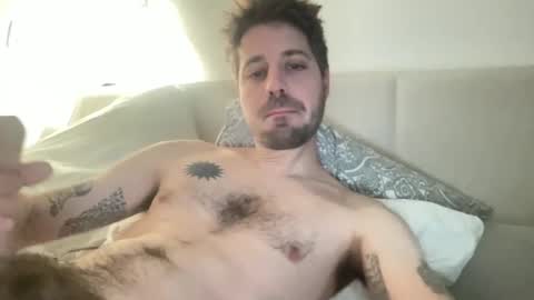 Snapshot of frankybiiig chatting on January 24, 9:06 am thegoodandbiiig online show from January 24, 9:06 am