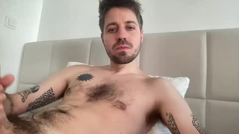 Snapshot of frankybiiig chatting on March 2, 12:14 pm thegoodandbiiig online show from March 2, 12:14 pm