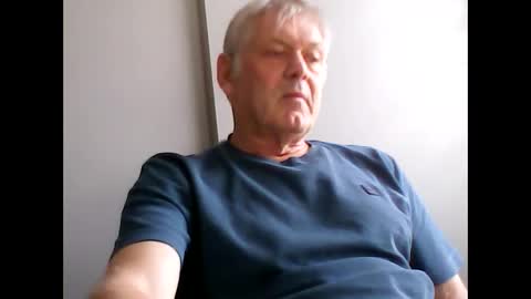 frannkboy61 online show from June 4, 3:07 pm