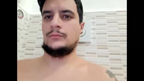 Snapshot of fraromeo2 chatting on December 11, 4:59 pm fraromeo2 online show from December 11, 4:59 pm