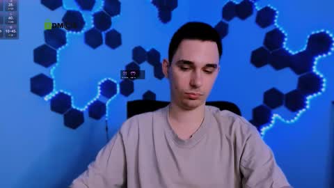 Freddy online show from December 15, 8:28 pm