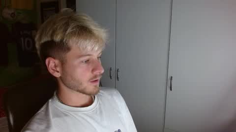 Snapshot of freddy_star chatting on October 6, 10:42 am Frederick Perin online show from October 6, 10:42 am
