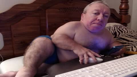 Snapshot of freemysoul4748 chatting on October 21, 5:32 am Cute Lil Man online show from October 21, 5:32 am