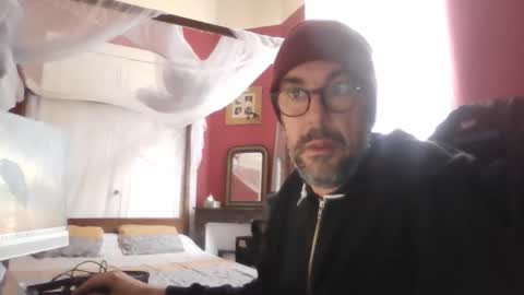 frenchpapalover online show from February 18, 9:29 am