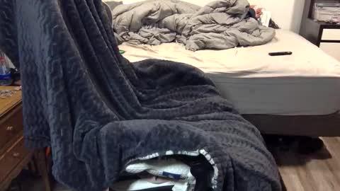 froski666 online show from December 19, 2:52 am