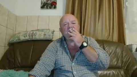 Snapshot of fullballs6 chatting on September 19, 2:12 am fullballs6 online show from September 19, 2:12 am