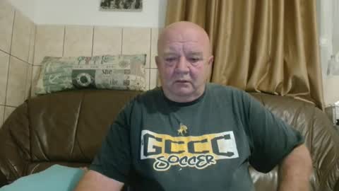 Snapshot of fullballs6 chatting on October 11, 2:59 am fullballs6 online show from October 11, 2:59 am