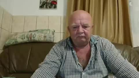 Snapshot of fullballs6 chatting on September 12, 2:11 am fullballs6 online show from September 12, 2:11 am