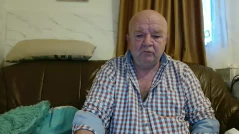 fullballs6 online show from March 3, 4:42 am