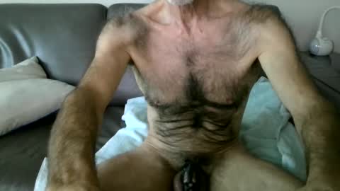 Snapshot of furrydawg chatting on January 13, 5:44 pm furrydawg online show from January 13, 5:44 pm