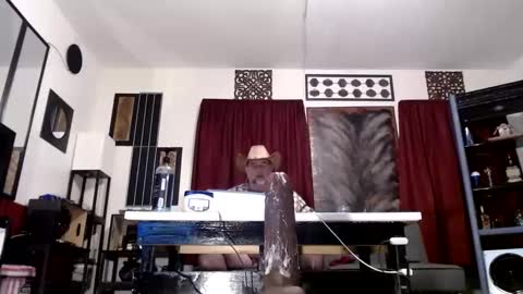 Snapshot of gatewaylaptop2019 chatting on October 3, 2:38 am gatewaylaptop2019 online show from October 3, 2:38 am