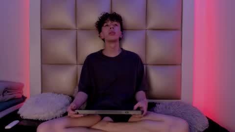 genesis_js online show from February 12, 5:02 am