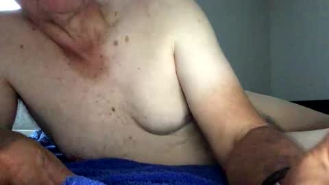 Snapshot of geoff242535 chatting on September 17, 7:09 am geoff242535 online show from September 17, 7:09 am