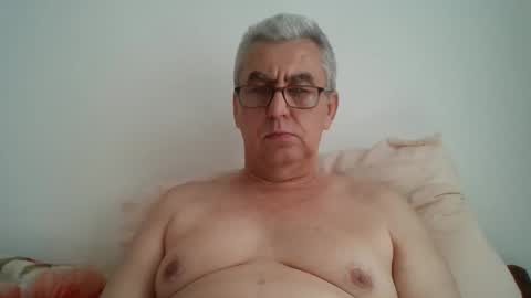 gigi1970 online show from April 19, 1:10 pm