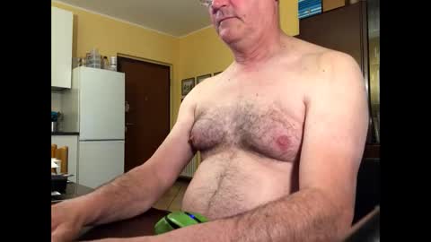 giovanni_1964 online show from April 11, 3:04 pm