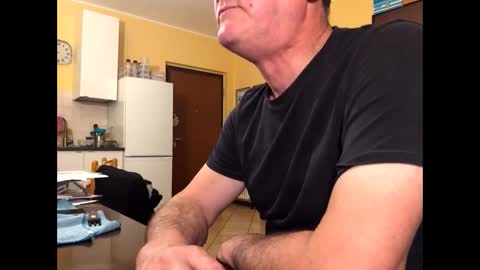 giovanni_1964 online show from April 29, 5:41 pm