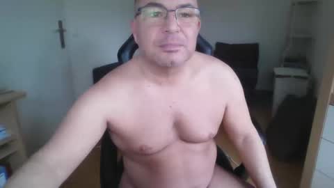 giulio203 online show from November 8, 11:35 am