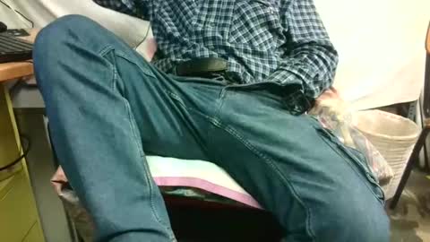 Snapshot of giulio__35 chatting on February 25, 4:53 pm giulio__35 online show from February 25, 4:53 pm