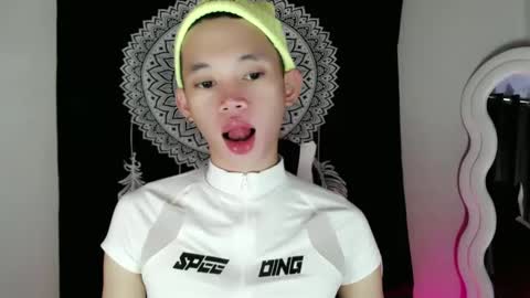 givemethrillx online show from January 9, 2:43 am